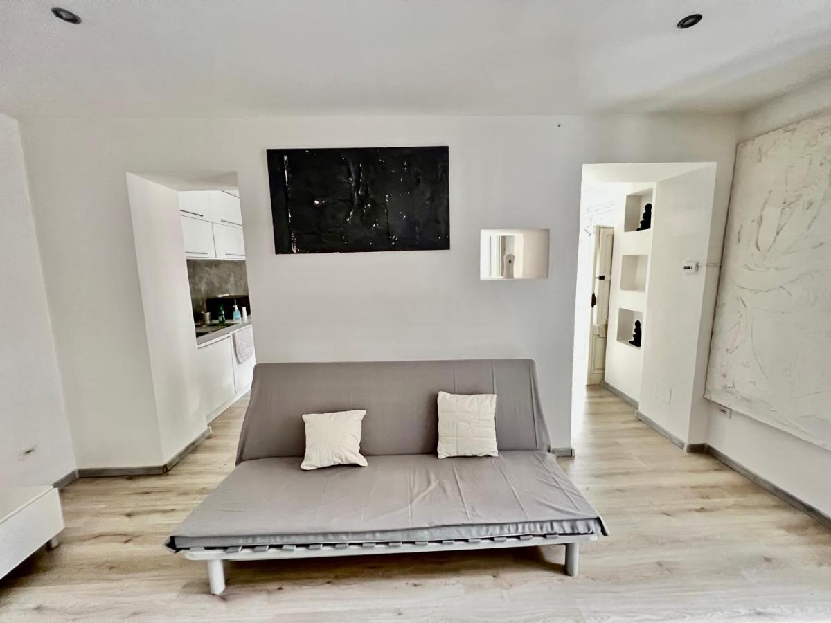 Abstract House Design Home In Center Of Turin Exterior photo