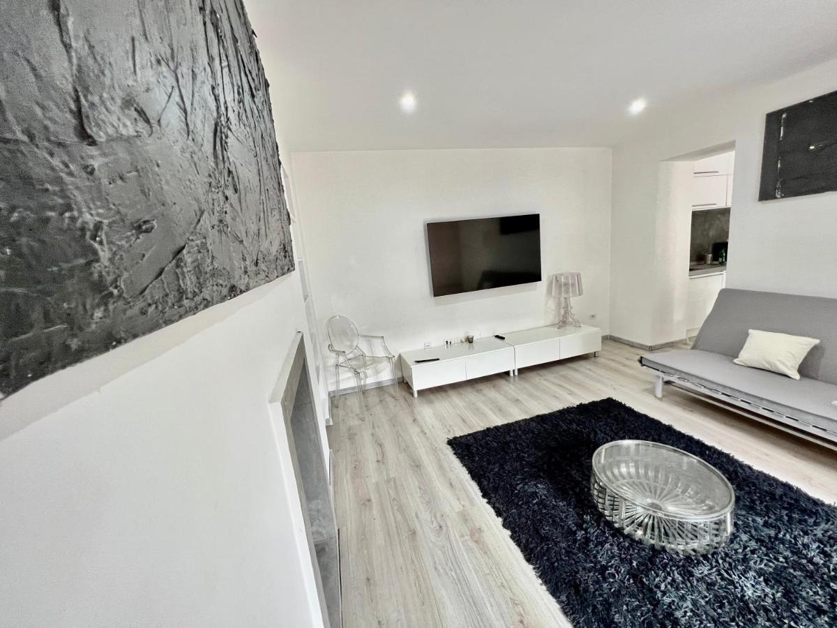 Abstract House Design Home In Center Of Turin Exterior photo